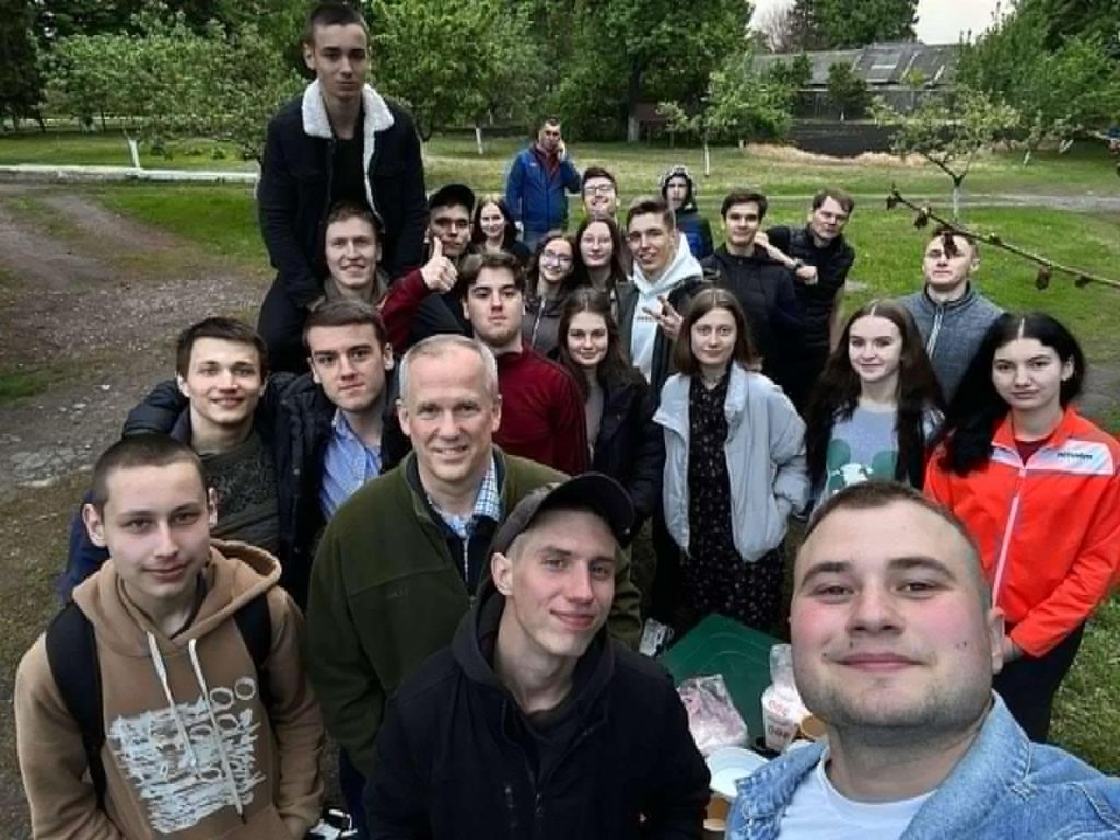 A group selfie of a group of the youth at the mini conference